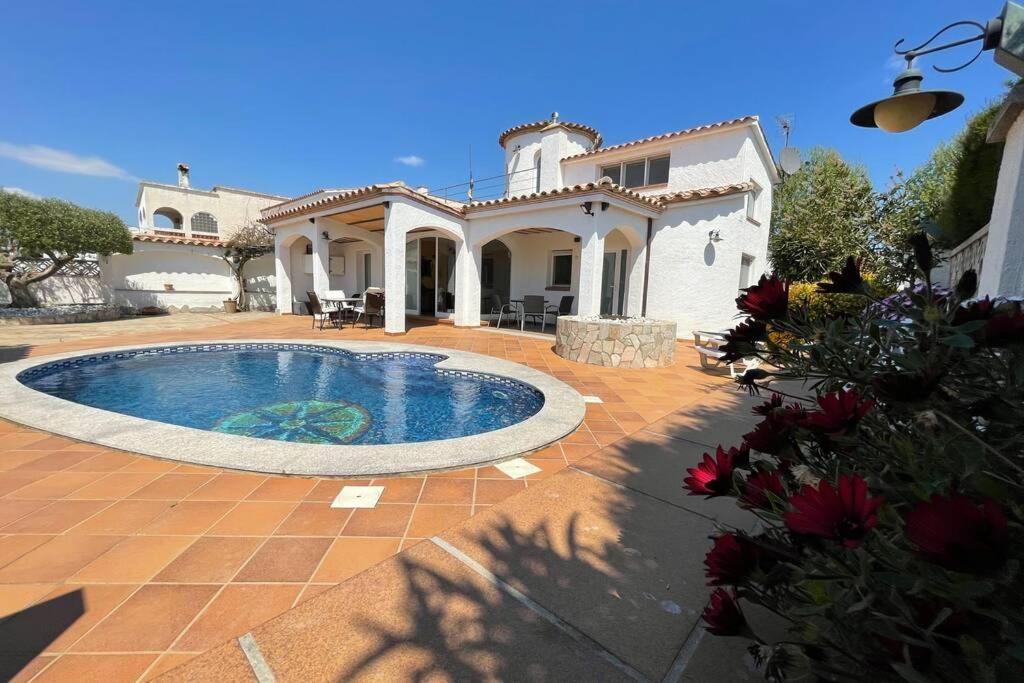 Villa Cozy Empuriabrava Piscina Privada Εξωτερικό φωτογραφία